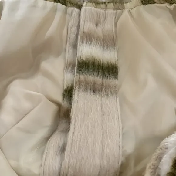 American Eagle Fuzzy Shacket Women’s L Ivory Plaid Heavy Wool Blend Oversized - Picture 7 of 12